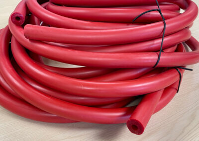 Tubo de caucho de silicona rojo extruido de conformidad con la FDA de 40 Shore 'A' de 28 mm de diámetro