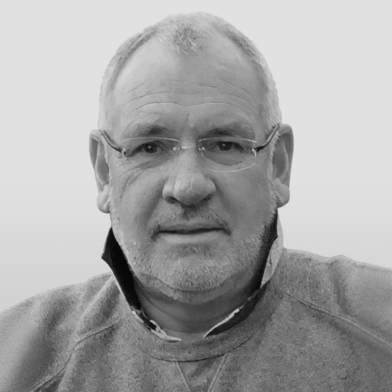 Les Shaw, J-Flex - Director de operaciones